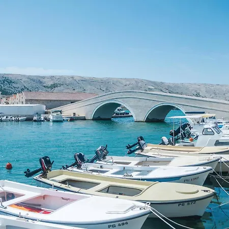 Feriehus Awesome In Pag With Wifi *