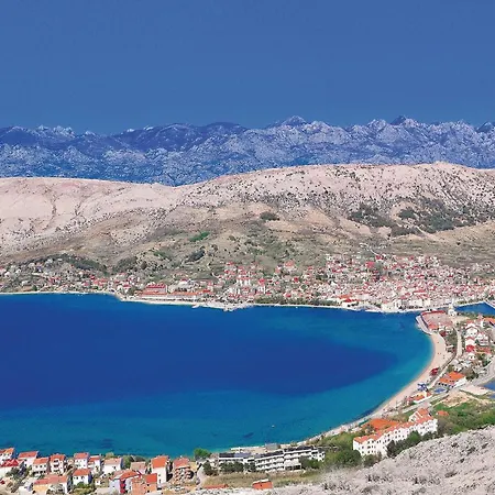 Feriehus Awesome In Pag With Wifi